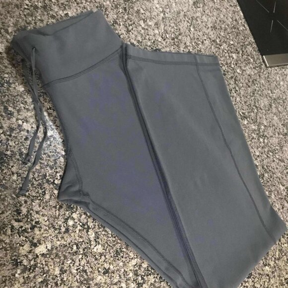 Lululemon Wide Leg Pants in Coal Gray - Picture 8 of 8